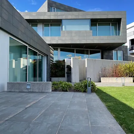 Tres Prismas Exclusive Sarria