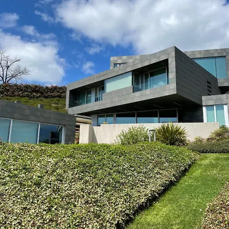 Tres Prismas Exclusive