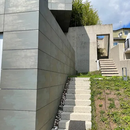 Tres Prismas Exclusive * Sarria