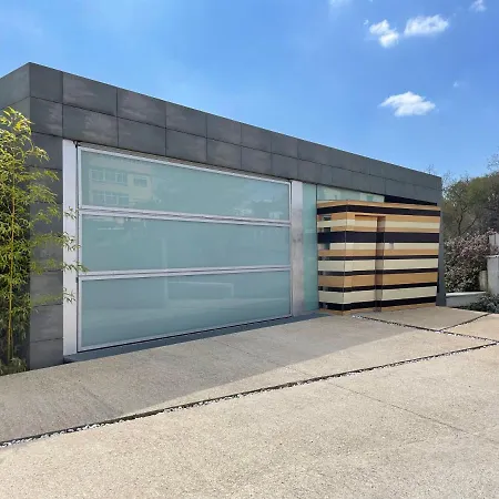 Tres Prismas Exclusive Sarria