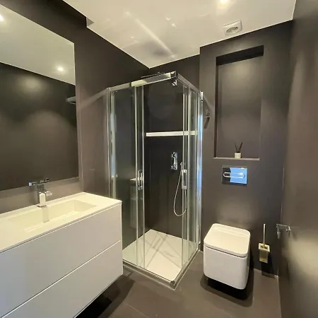 Tres Prismas Exclusive Sarria