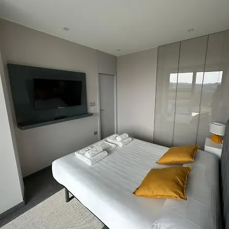 Tres Prismas Exclusive