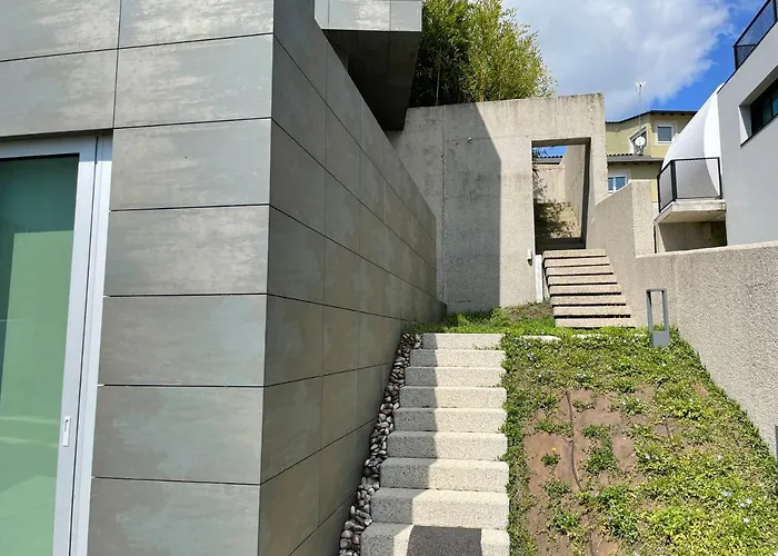 Tres Prismas Exclusive * Sarria