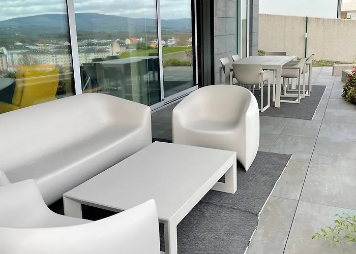 Tres Prismas Exclusive Sarria