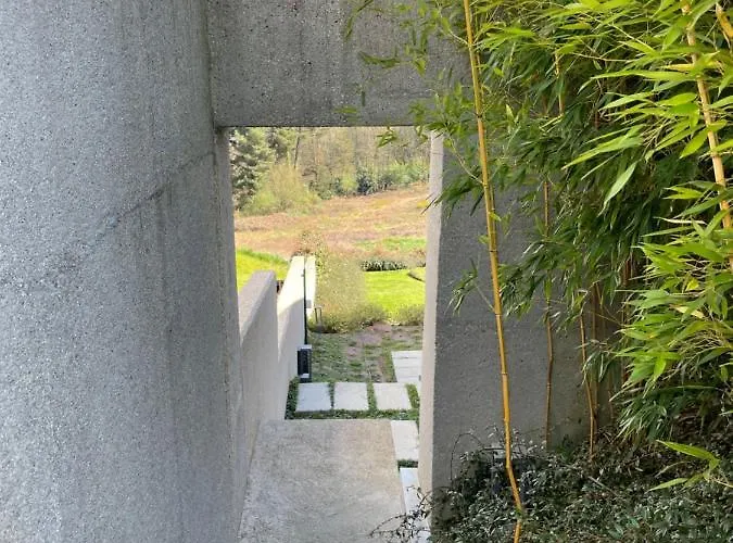 Tres Prismas Exclusive * Sarria