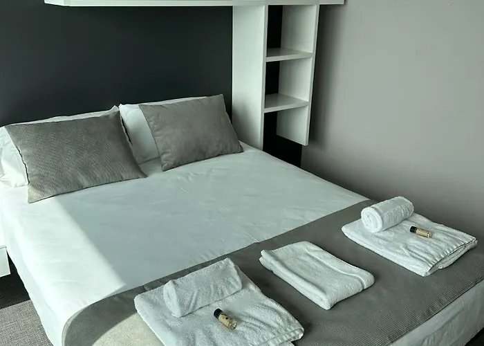 Tres Prismas Exclusive *